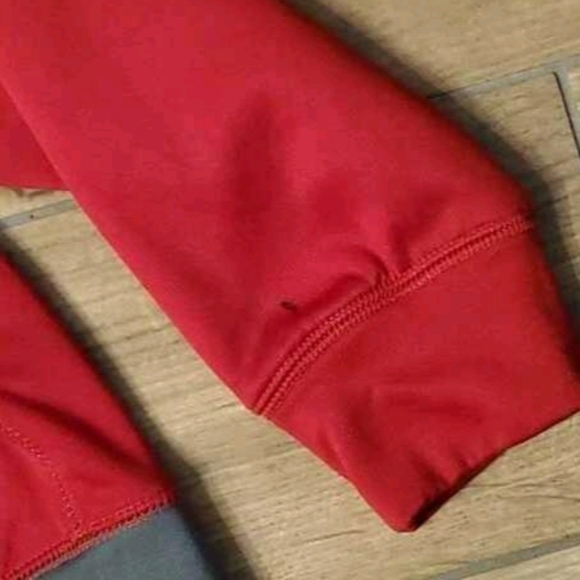 Nike Therma-Fit jacket boys size small. Small mark on sleeve. See photo. - Picture 2 of 2